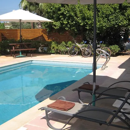 Yvonne * Paphos