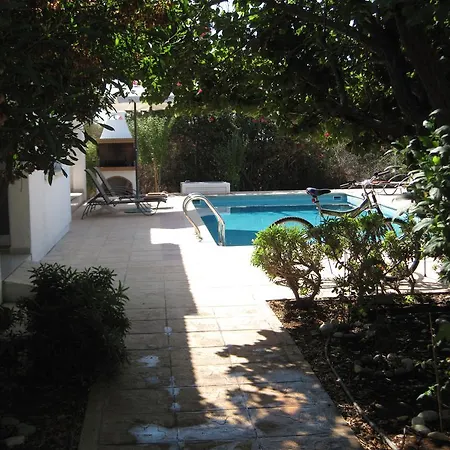 Villa Yvonne *
